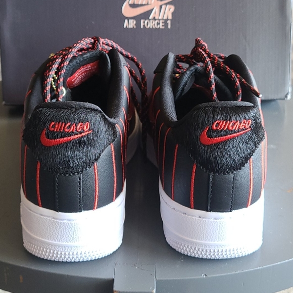 Air Force 1 Jewel Low Chicago - Picture 2 of 5
